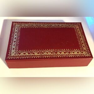 Mystery leather jewelry box (approximately 12 jewels in)